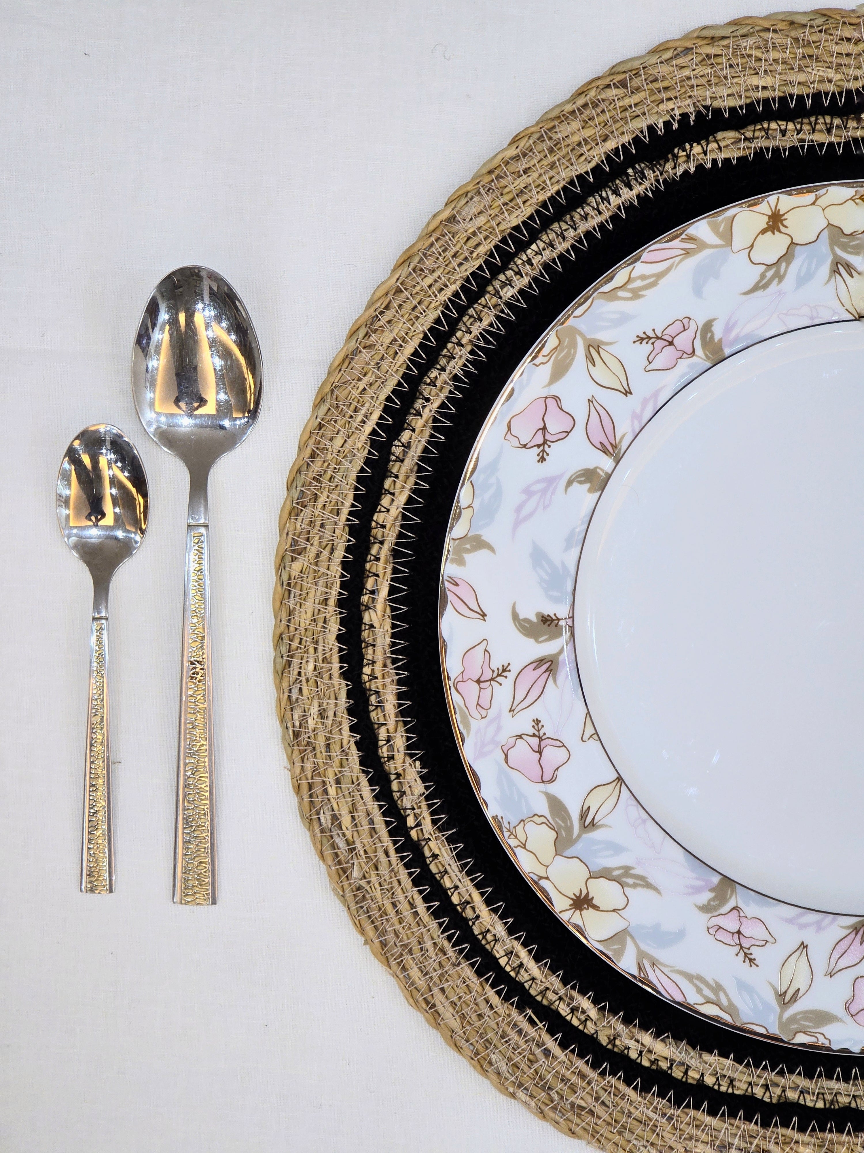 KAF Home Round Seagrass Circle Border Placemat - 14