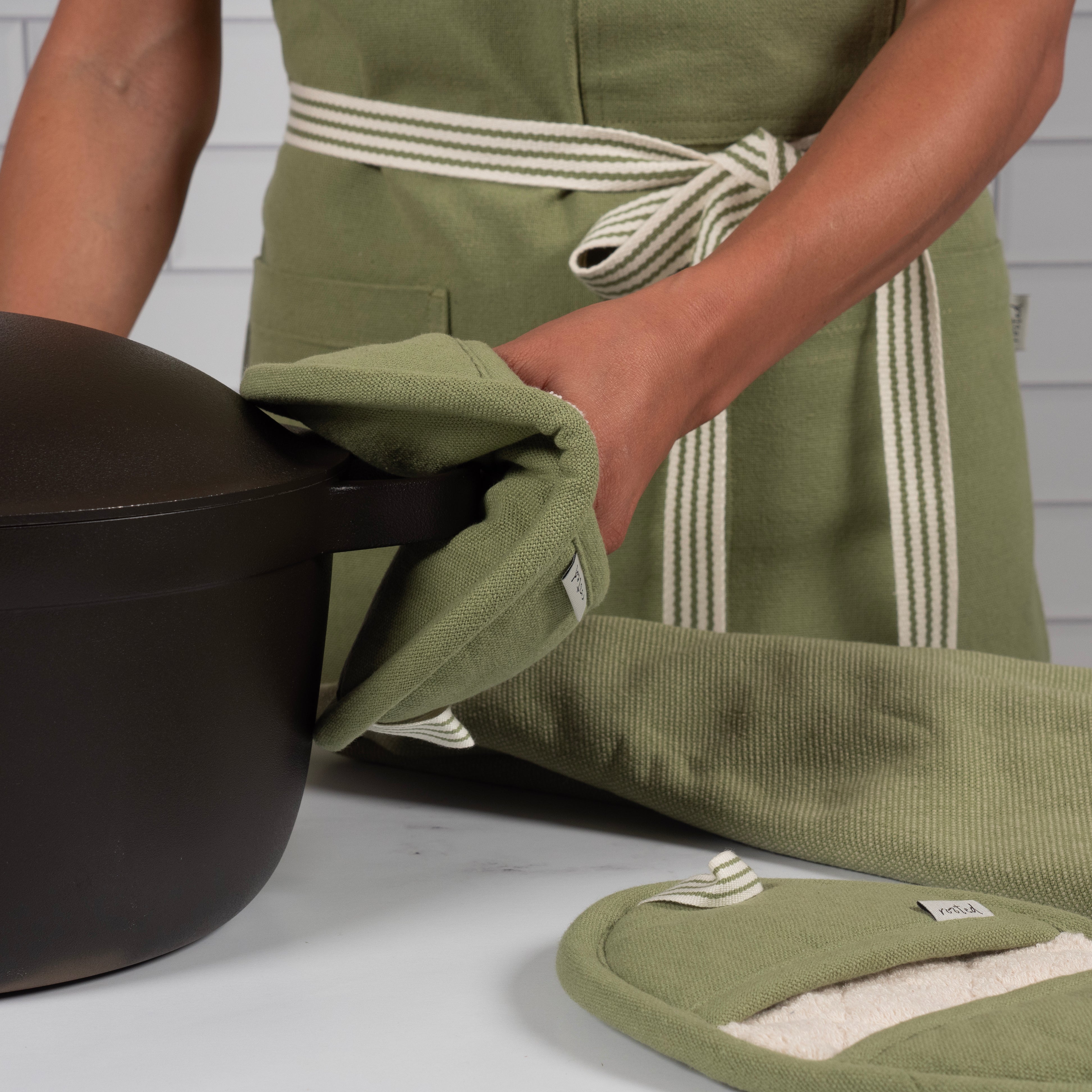 KAF Home Rooted Sustainable Set Of 2 Pot Grabbers 6