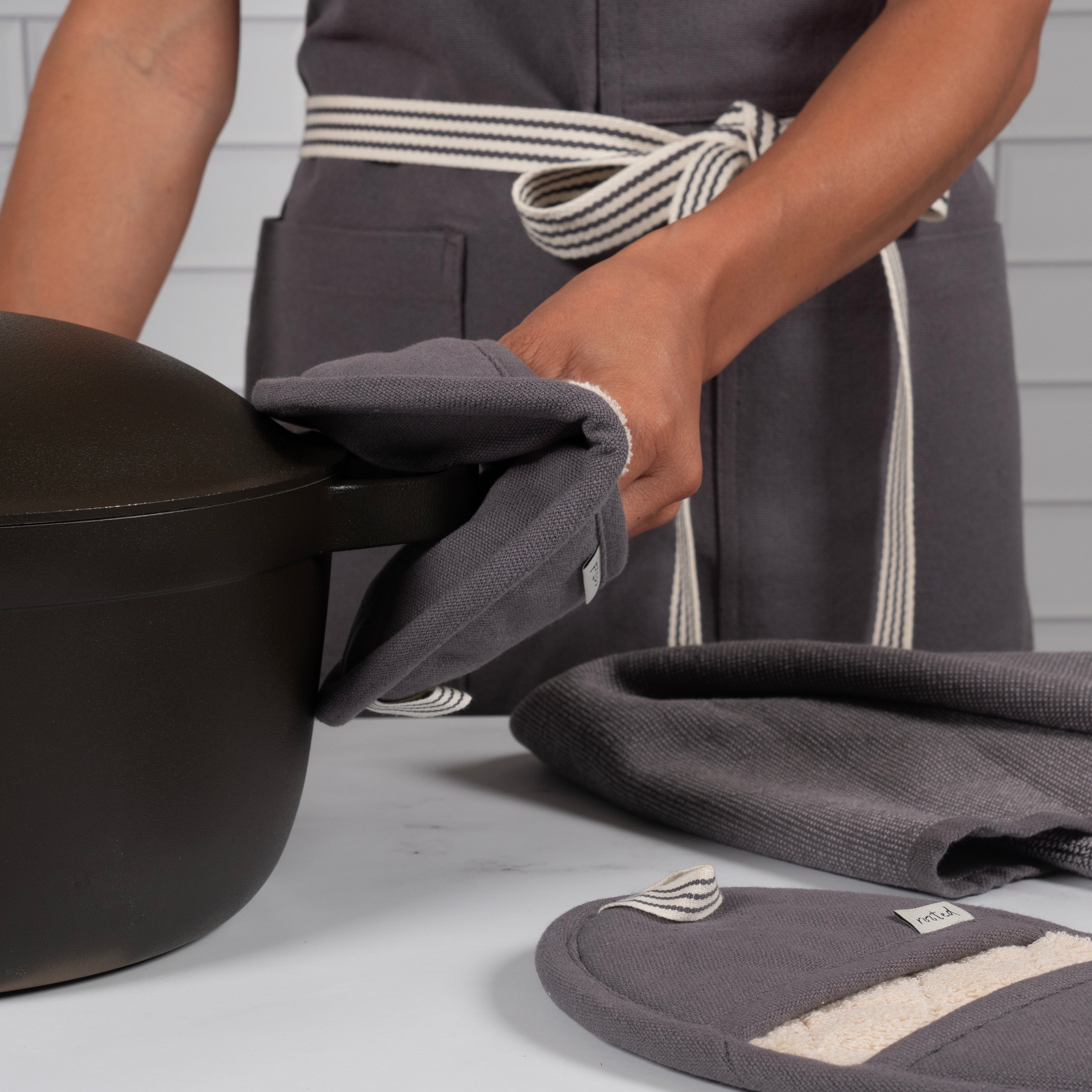 KAF Home Rooted Sustainable Set Of 2 Pot Grabbers 6